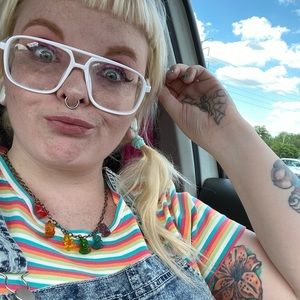 Meet your Posher, Lindsey